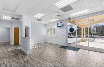 15740 New Hampshire Ct, Fort Myers, FL à louer Hall d’entrée– Image 1 sur 7