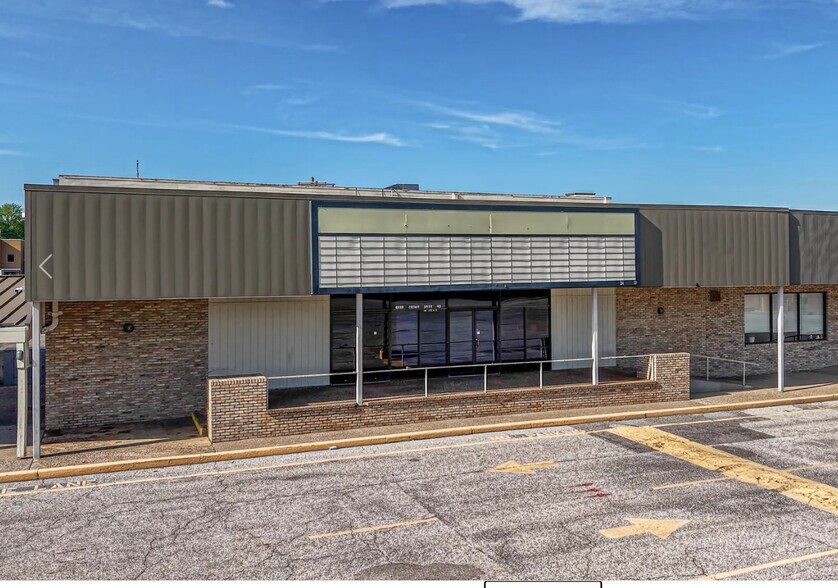 4490 N 1st Ave, Evansville, IN à louer - Photo principale – Image 2 sur 4
