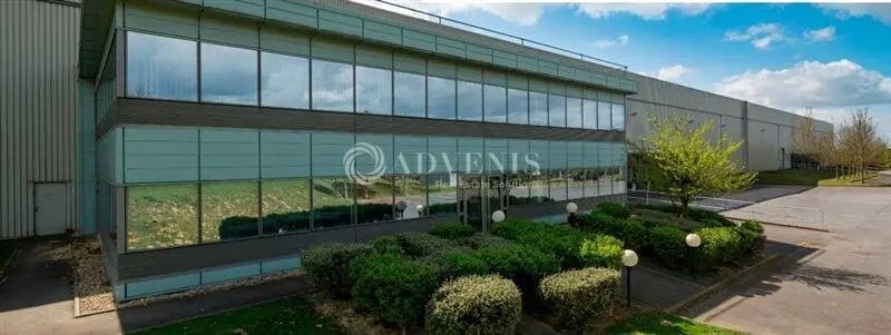 Industriel/Logistique dans Saint-Witz à louer Photo de l’immeuble– Image 1 sur 9