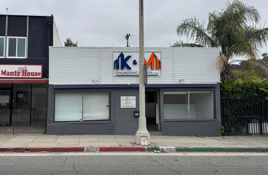 6854 Foothill Blvd, Tujunga, CA à louer - Photo de l’immeuble – Image 1 sur 9