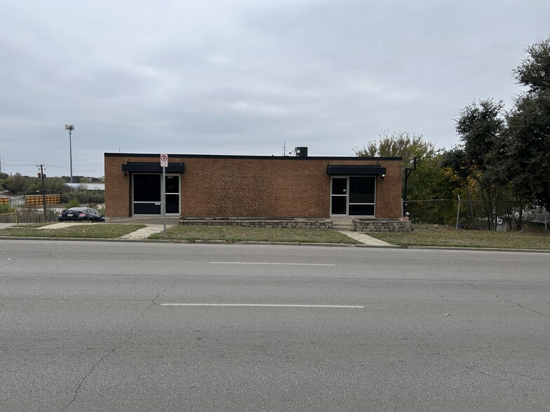 3120-3122 E Lancaster Ave, Fort Worth, TX à louer - Photo de l’immeuble – Image 2 sur 19