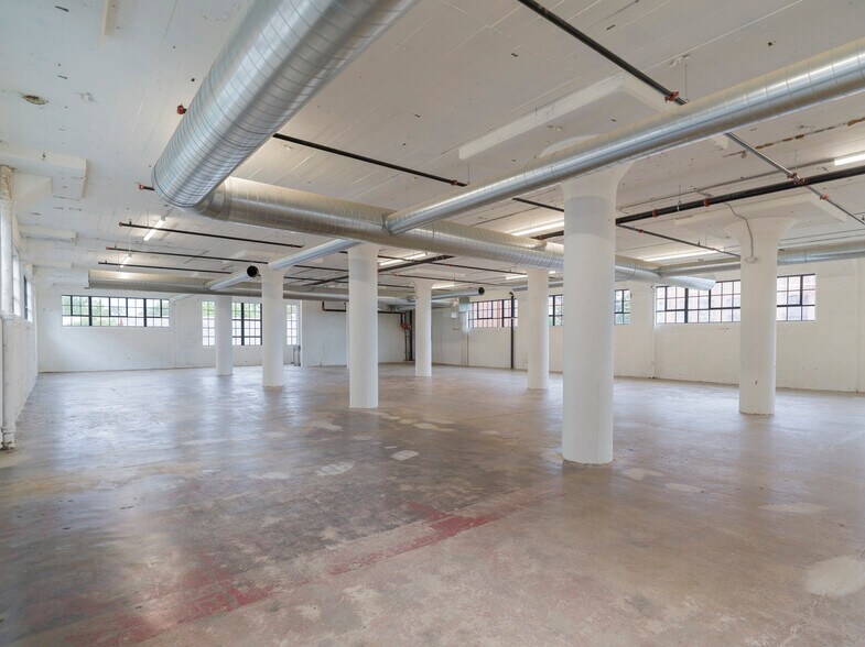 2275 Bridge St, Philadelphia, PA à louer - Photo intérieure – Image 1 sur 56