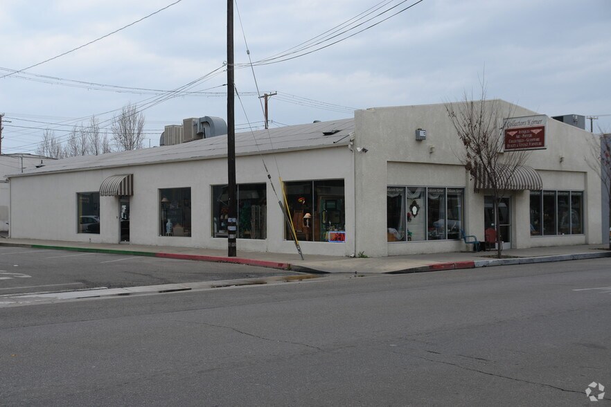 917 E Main St, Visalia, CA à louer - Photo de l’immeuble – Image 2 sur 2