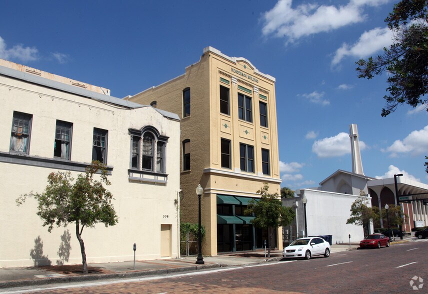306 E Tyler St, Tampa, FL à louer - Photo de l’immeuble – Image 3 sur 36