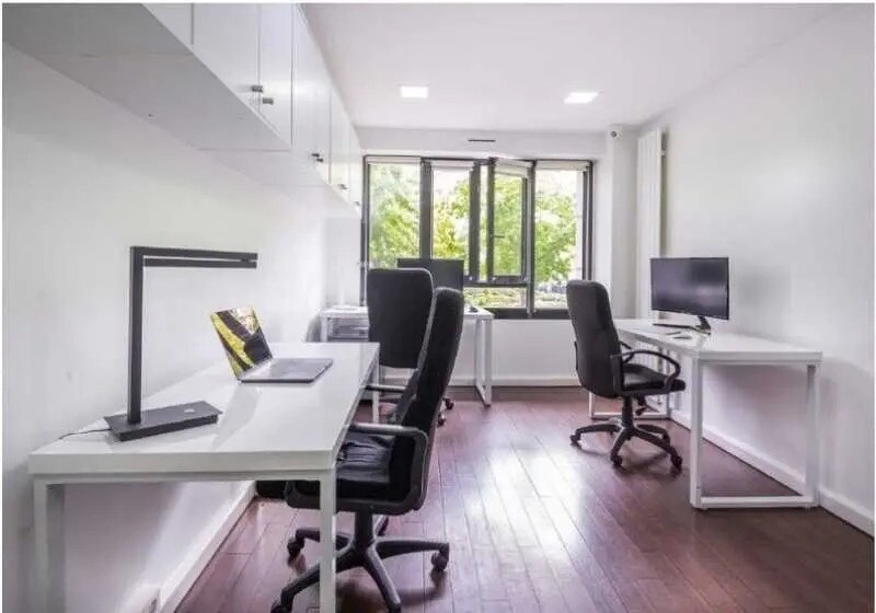 Bureau dans Neuilly-sur-Seine à louer - Photo intérieure – Image 3 sur 8