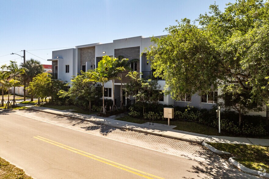 1421 SW 24th Ct, Fort Lauderdale, FL à vendre - Photo de l’immeuble – Image 3 sur 5