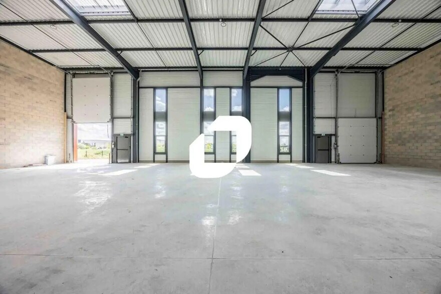Local d’activités dans Bailly-Romainvilliers à louer - Photo de l’immeuble – Image 1 sur 9