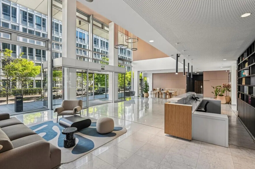 7-9 Rue Henri Sainte Claire Deville, Rueil-Malmaison à louer - Photo de l’immeuble – Image 2 sur 15