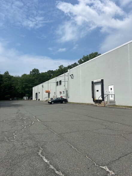 1 Jori Ln, Cedar Knolls, NJ à louer - Photo de l’immeuble – Image 3 sur 4