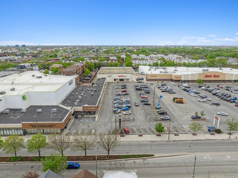 2928 N Ashland Ave, Chicago, IL à vendre - Photo de l’immeuble – Image 2 sur 9