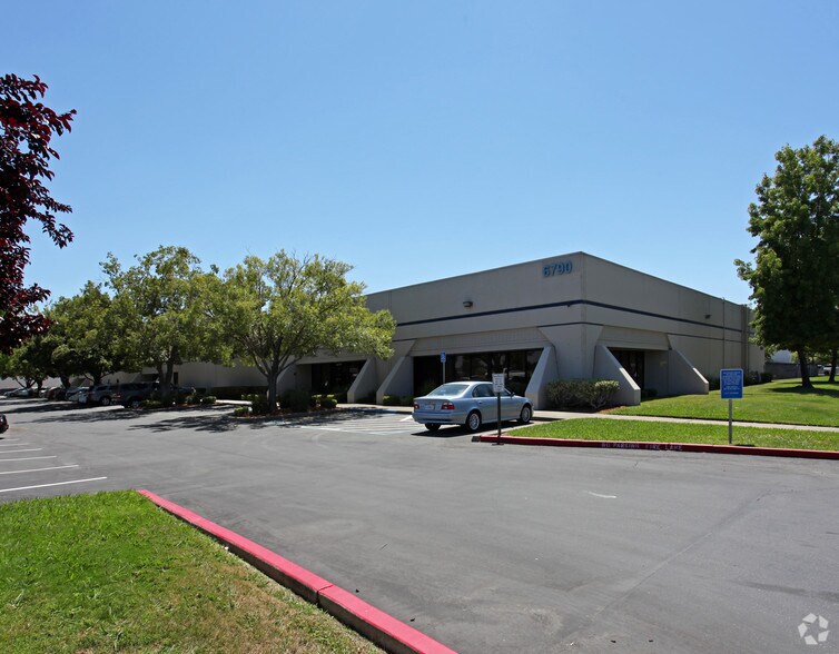 6790 Florin Perkins Rd, Sacramento, CA à vendre - Photo de l’immeuble – Image 3 sur 4