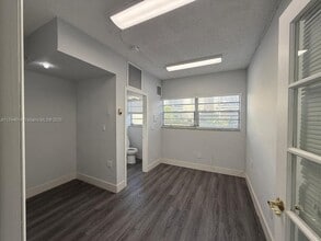 145 Madeira Ave, Coral Gables, FL à louer Photo intérieure– Image 2 sur 5