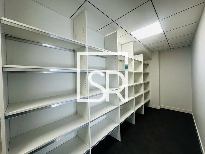 Bureau dans Pont-du-Château à vendre - Photo de l’immeuble – Image 3 sur 10