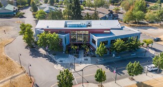 Plus de détails pour 106-130 Prairie Park St NE, Yelm, WA - Local commercial à vendre