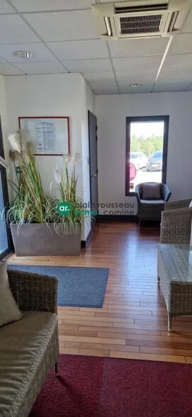 Bureau dans Cholet à louer - Photo de l’immeuble – Image 1 sur 8