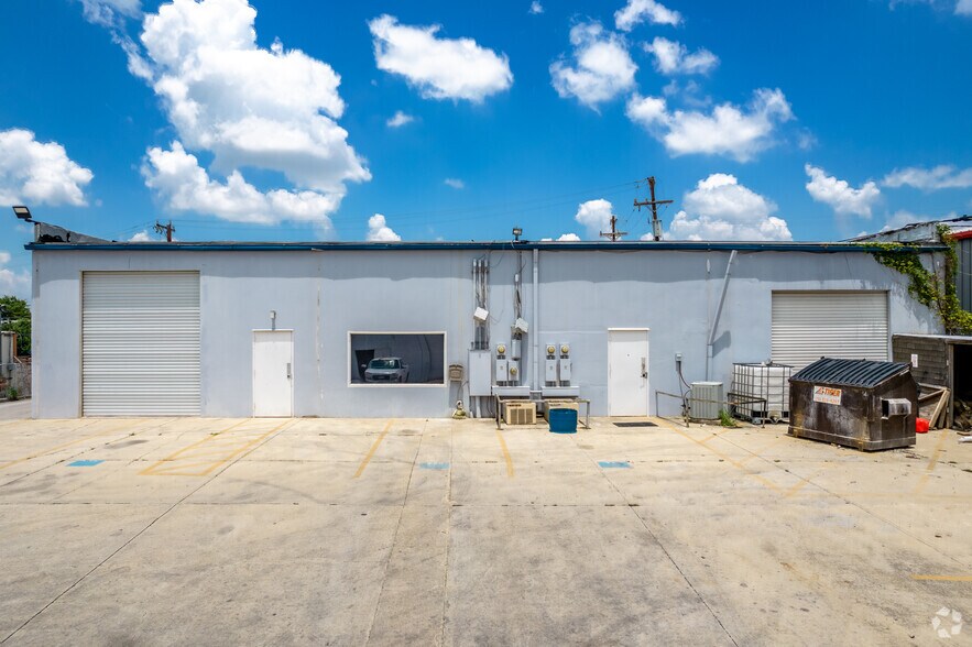 13603 Topper Cir, San Antonio, TX à louer - Photo de l’immeuble – Image 3 sur 5