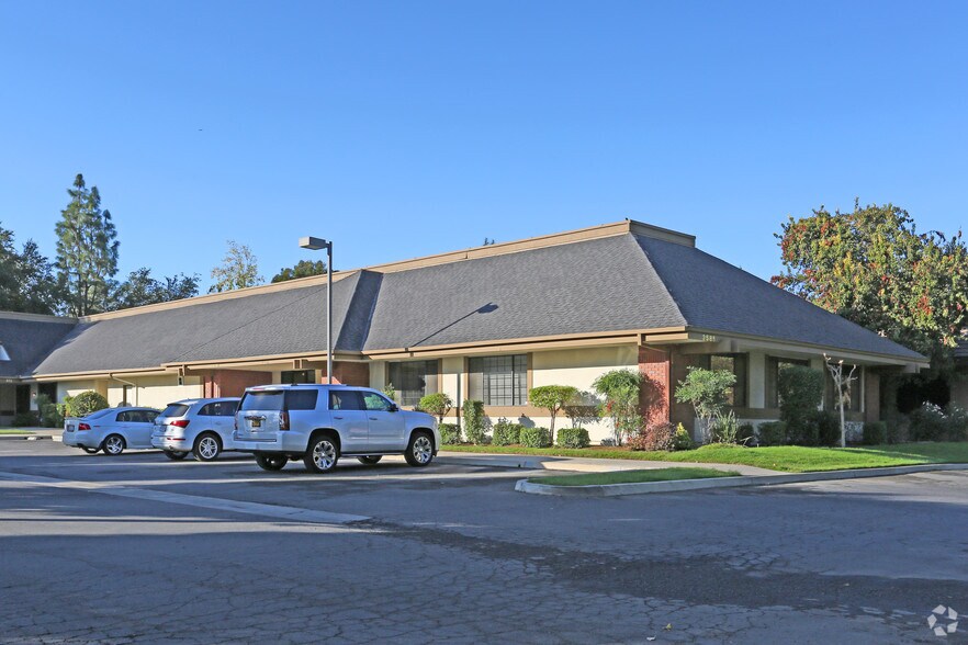 3585 W Beechwood Ave, Fresno, CA à vendre - Photo de l’immeuble – Image 2 sur 30