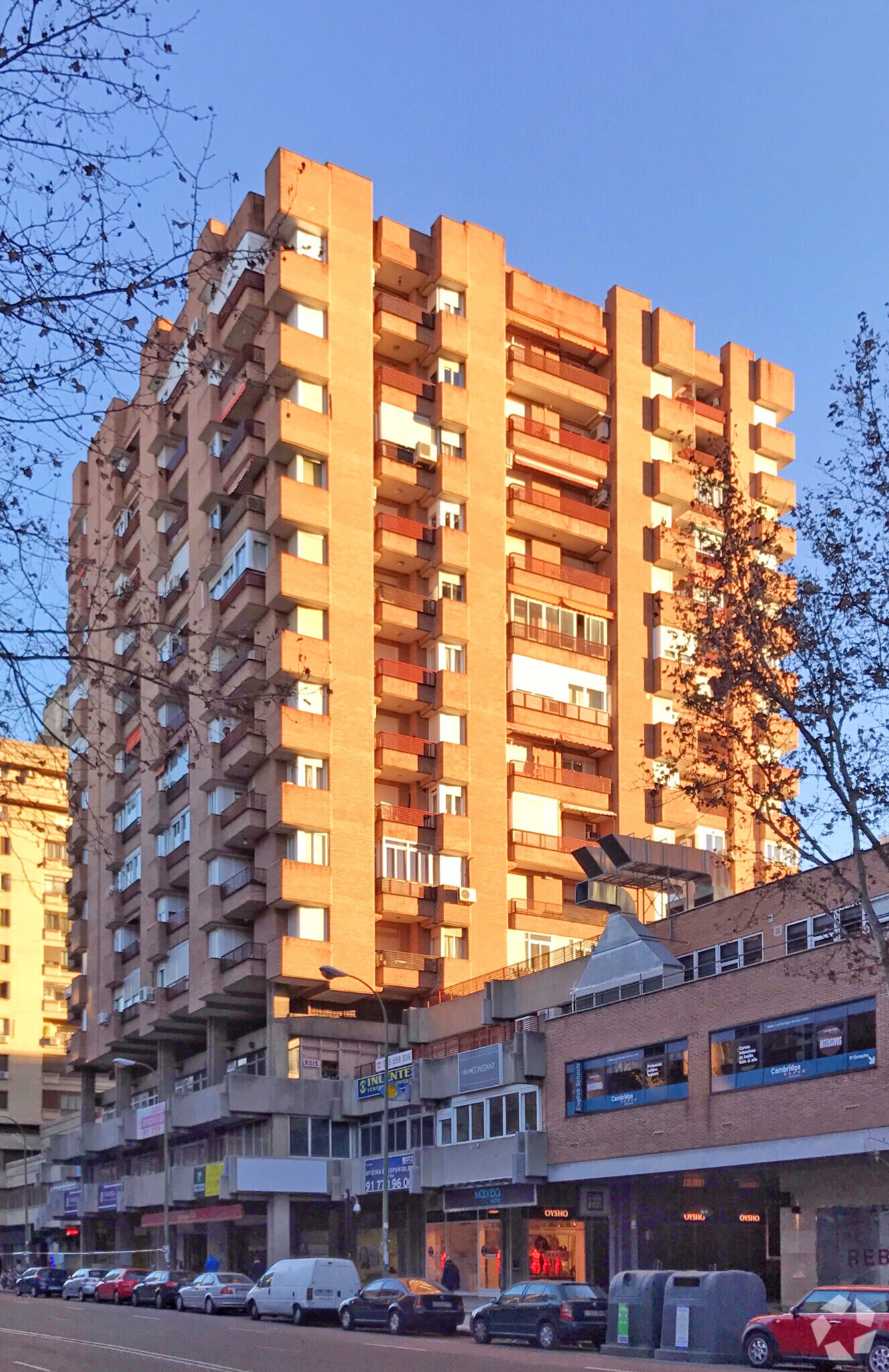 Immeuble residentiel dans Madrid, Madrid à vendre Photo principale– Image 1 sur 3