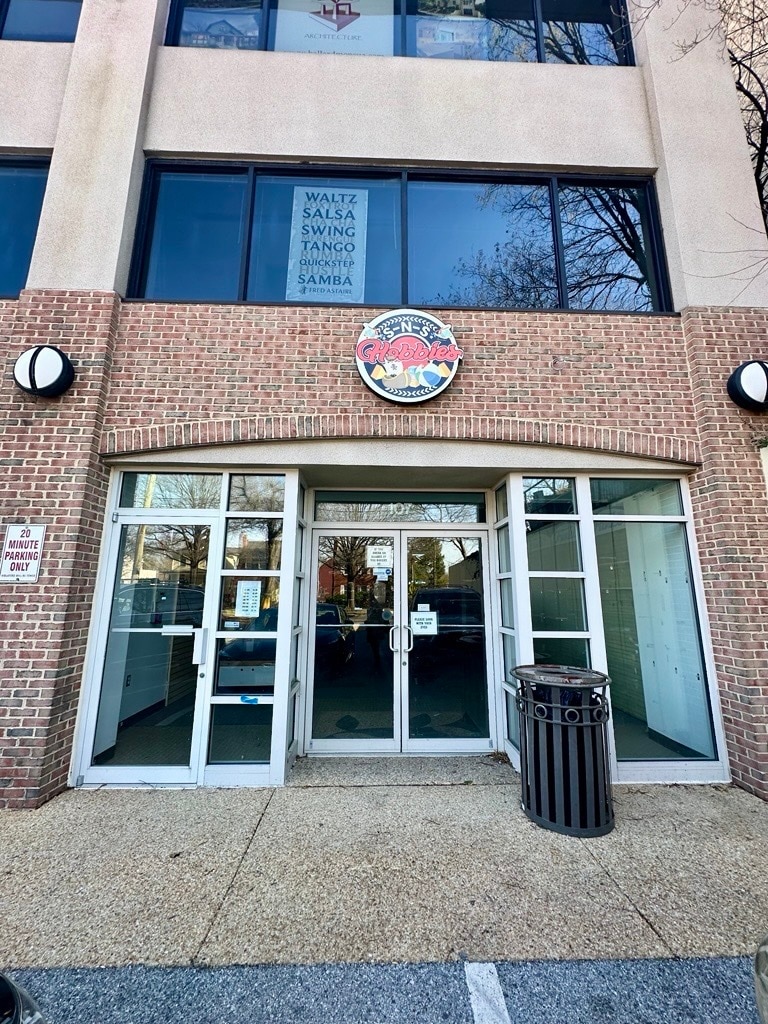 5185 MacArthur Blvd NW, Washington, DC à louer Photo de l’immeuble– Image 1 sur 3