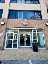 5185 MacArthur Blvd NW, Washington, DC à louer Photo de l’immeuble– Image 1 sur 3