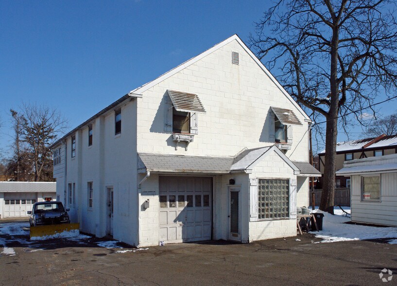 2423 Susquehanna Rd, Abington Township, PA à vendre - Photo principale – Image 1 sur 9