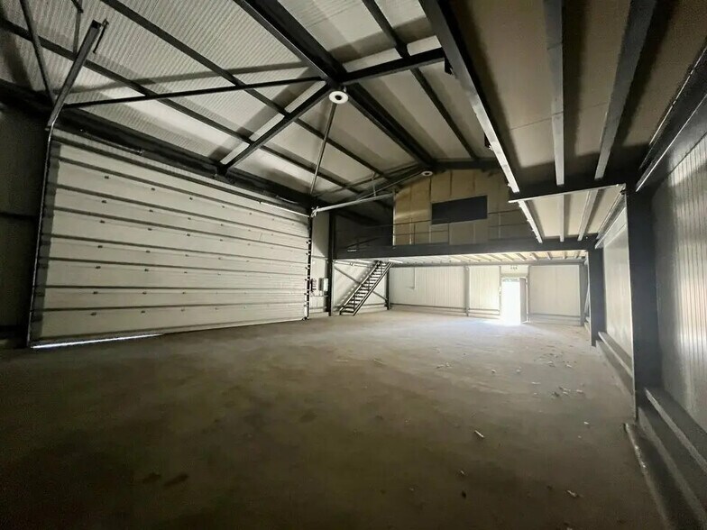 Industriel/Logistique dans Châteaurenard à louer - Photo de l’immeuble – Image 3 sur 9