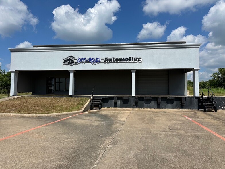 3111 S Travis St, Sherman, TX à louer - Photo de l’immeuble – Image 2 sur 16