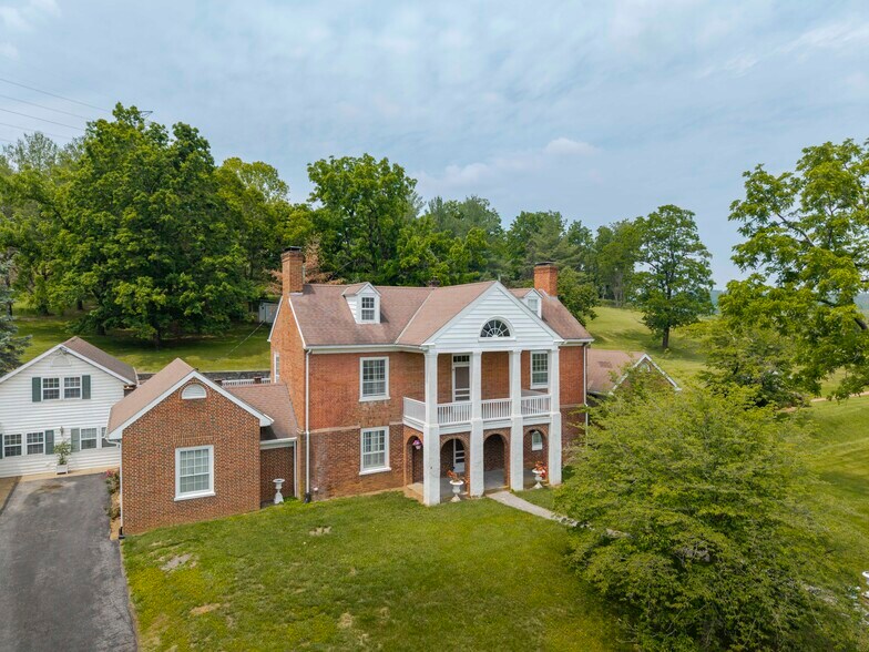 610 New Hope Rd, Staunton, VA à vendre - Photo de l’immeuble – Image 2 sur 65