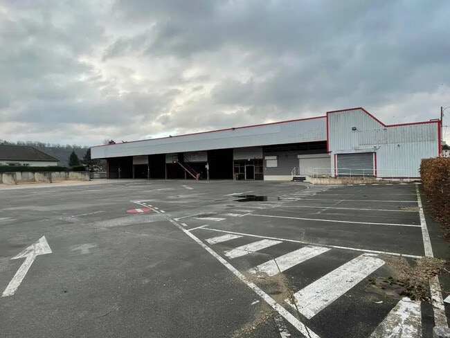 Plus de détails pour Bureau, Local commercial à louer