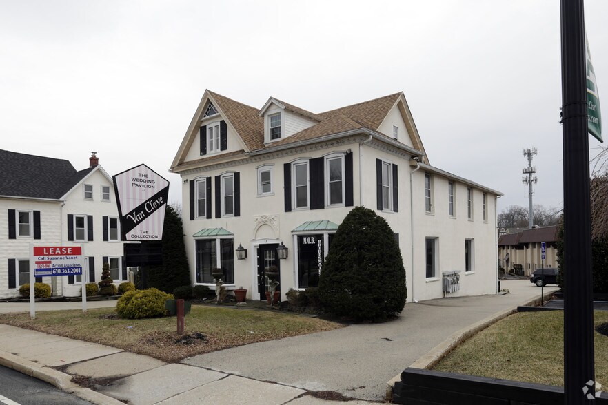 68 E Lancaster Ave, Paoli, PA à louer - Photo principale – Image 1 sur 7
