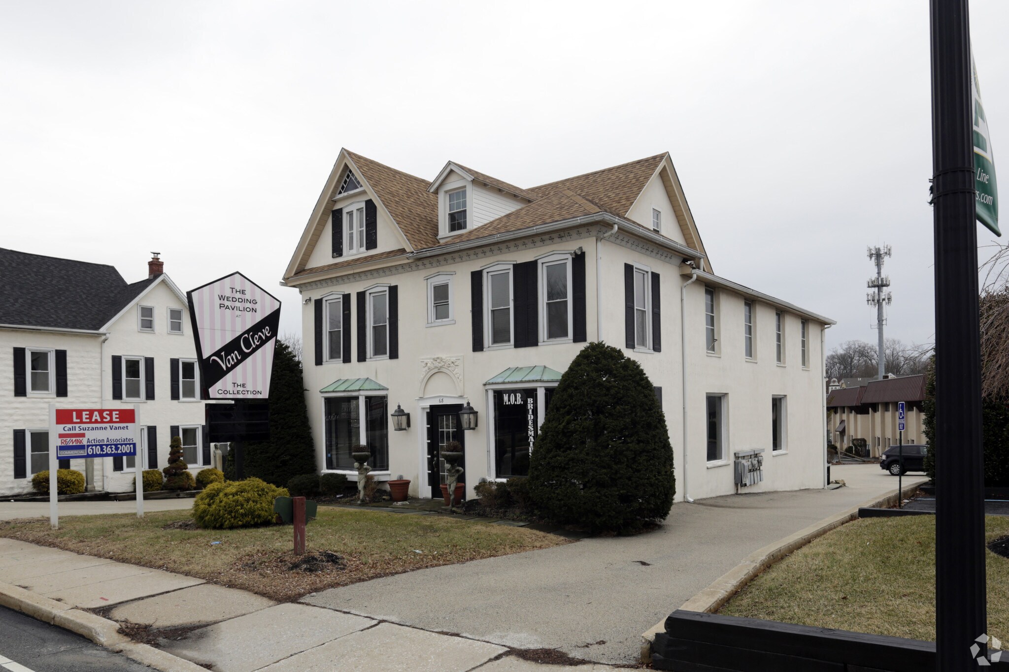 68 E Lancaster Ave, Paoli, PA à louer Photo principale– Image 1 sur 8
