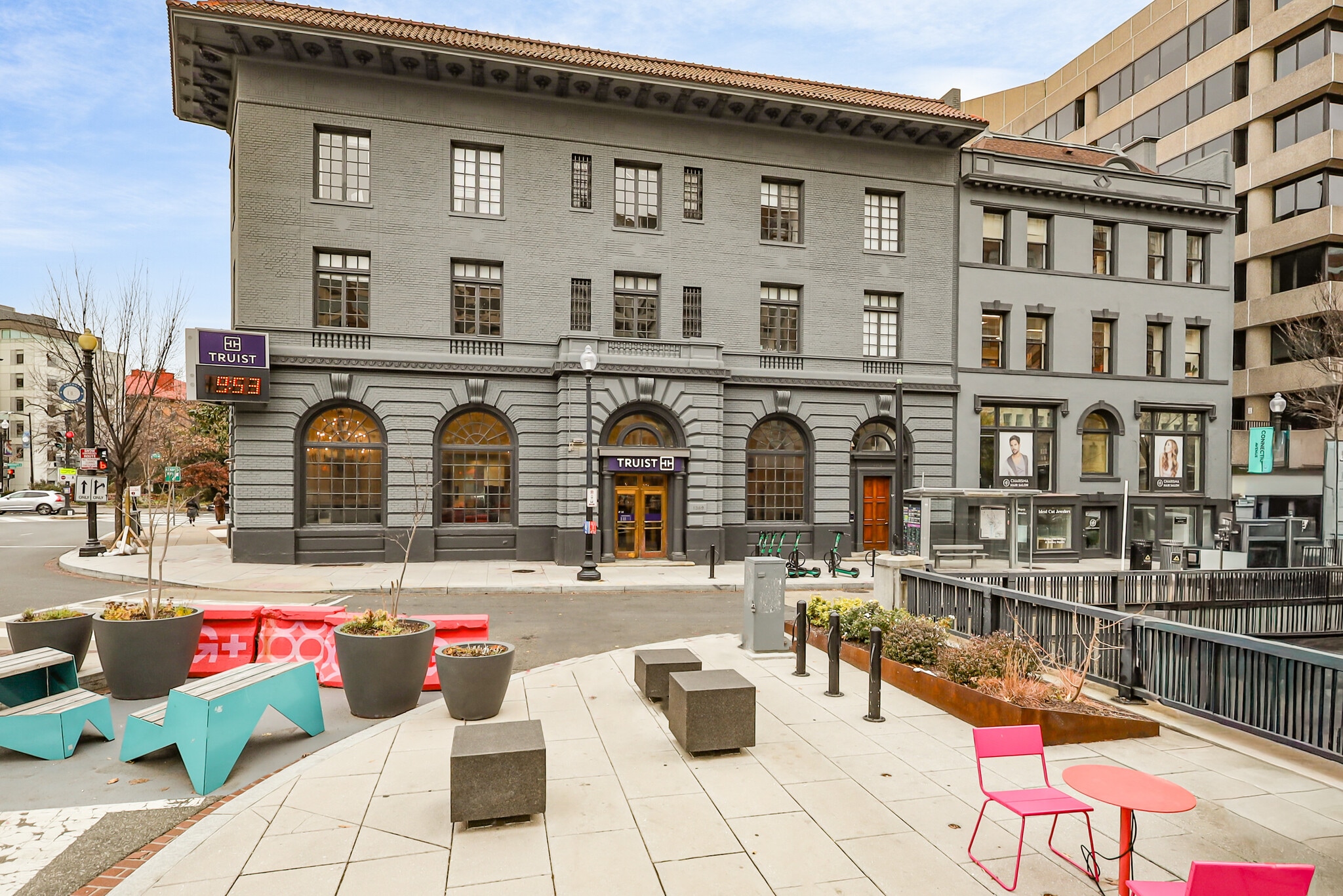 1363-1369 Connecticut Ave NW, Washington, DC à louer Photo principale– Image 1 sur 8