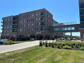 2401 48th St, Lincoln, NE à louer Photo de l’immeuble– Image 2 sur 5