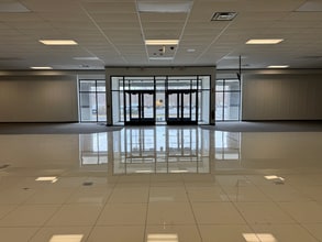 501 Columbia Tpke, Rensselaer, NY à louer Photo intérieure– Image 1 sur 7