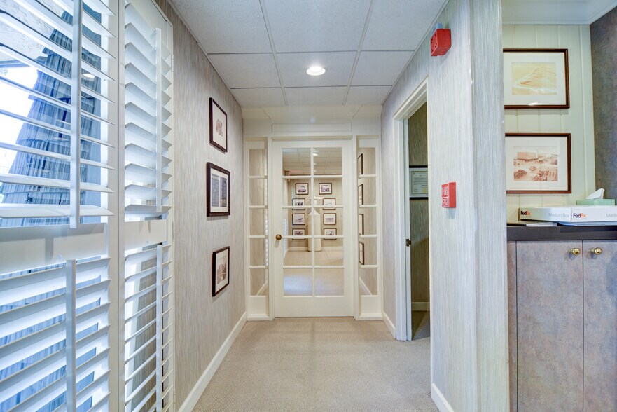 1219 Franklin Cir, Clearwater, FL à vendre - Photo de l’immeuble – Image 3 sur 54