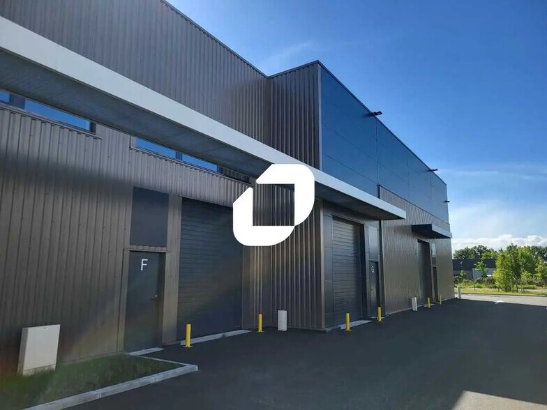 Local d’activités dans Mérignac à louer - Photo de l’immeuble – Image 2 sur 11