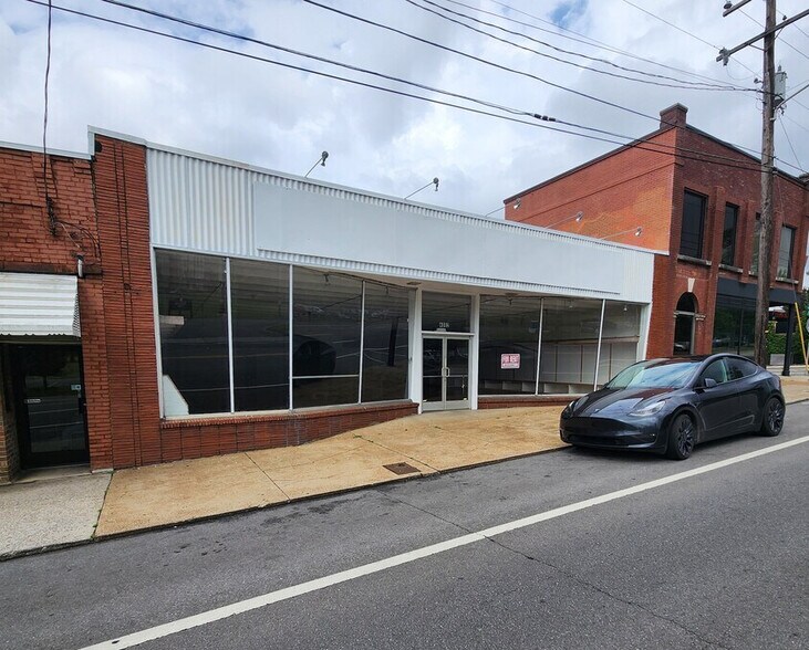 4802 Charlotte Pike, Nashville, TN à louer - Photo de l’immeuble – Image 1 sur 16