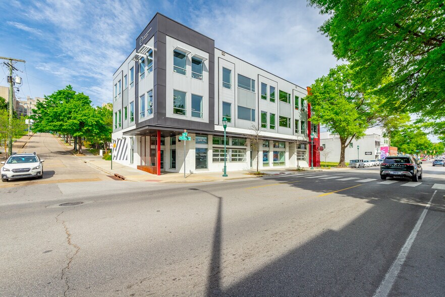 401 E Martin Luther King Blvd, Chattanooga, TN à louer - Photo de l’immeuble – Image 3 sur 10