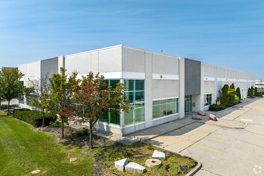 2815 Argentia Rd, Mississauga, ON à louer - Photo principale – Image 1 sur 4
