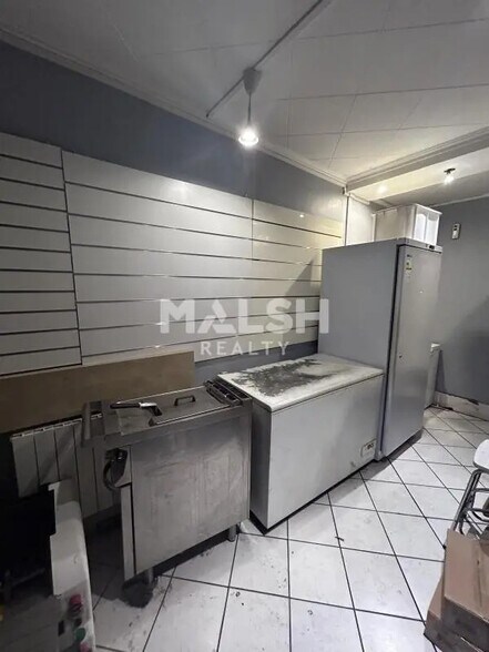 Local commercial dans Lyon à louer - Photo de l’immeuble – Image 2 sur 5
