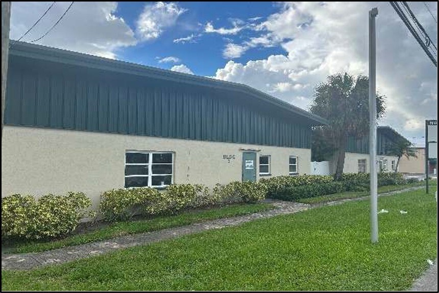 13195 N 49th St N, Clearwater, FL à louer - Photo de l’immeuble – Image 3 sur 18