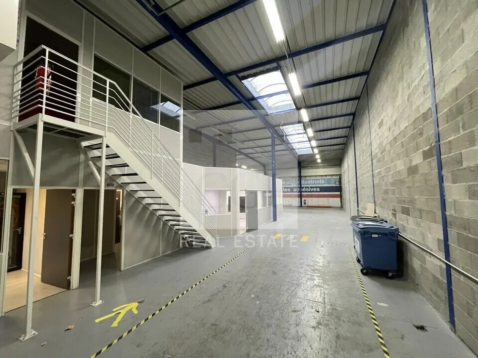 Local d’activités dans Saint-Martin-le-Vinoux à louer Photo intérieure– Image 1 sur 11