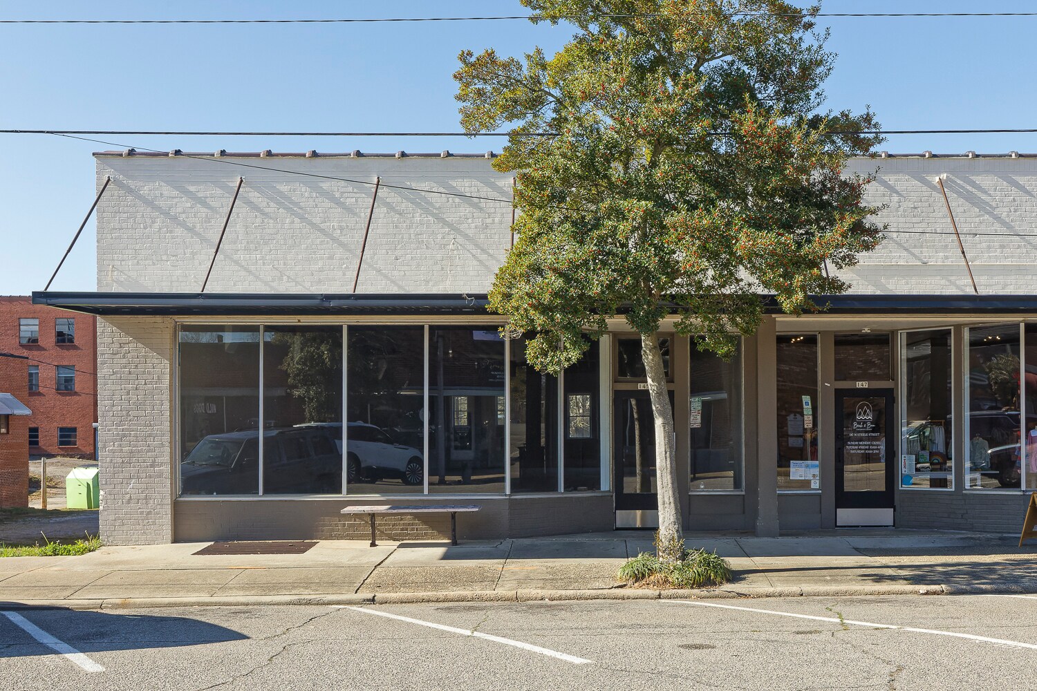 145-147 N Steele St, Sanford, NC à louer Photo de l’immeuble– Image 1 sur 30