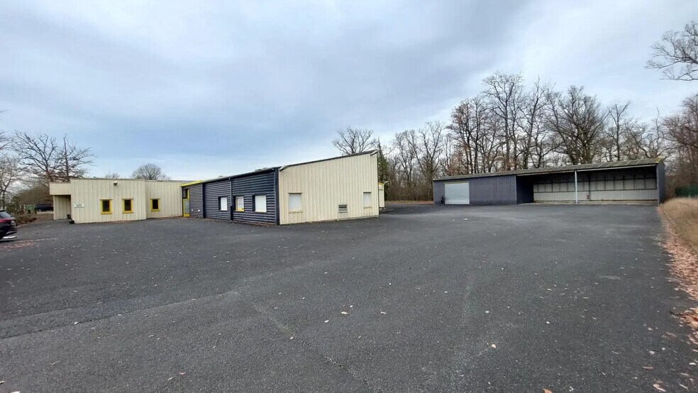 Local d’activités dans Angoulême à louer - Photo de l’immeuble – Image 2 sur 10