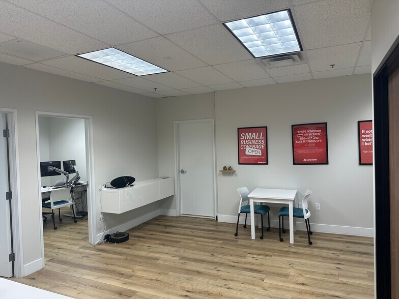 26233 Enterprise Ct, Lake Forest, CA à louer - Photo de l’immeuble – Image 3 sur 11