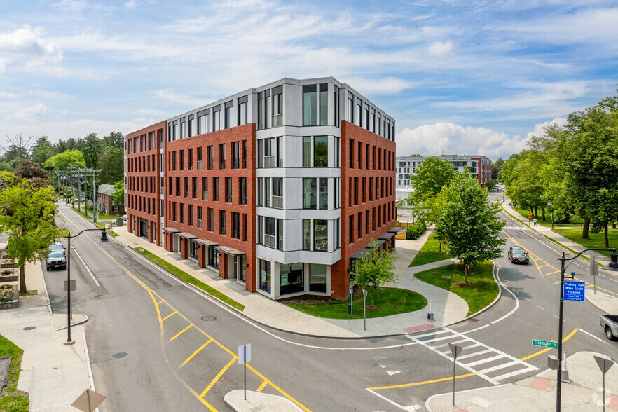 57 E Pleasant St, Amherst, MA à louer - Photo de l’immeuble – Image 1 sur 13