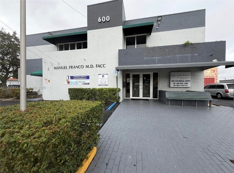 600 NW 35th Ave, Miami, FL à louer - Photo de l’immeuble – Image 1 sur 19
