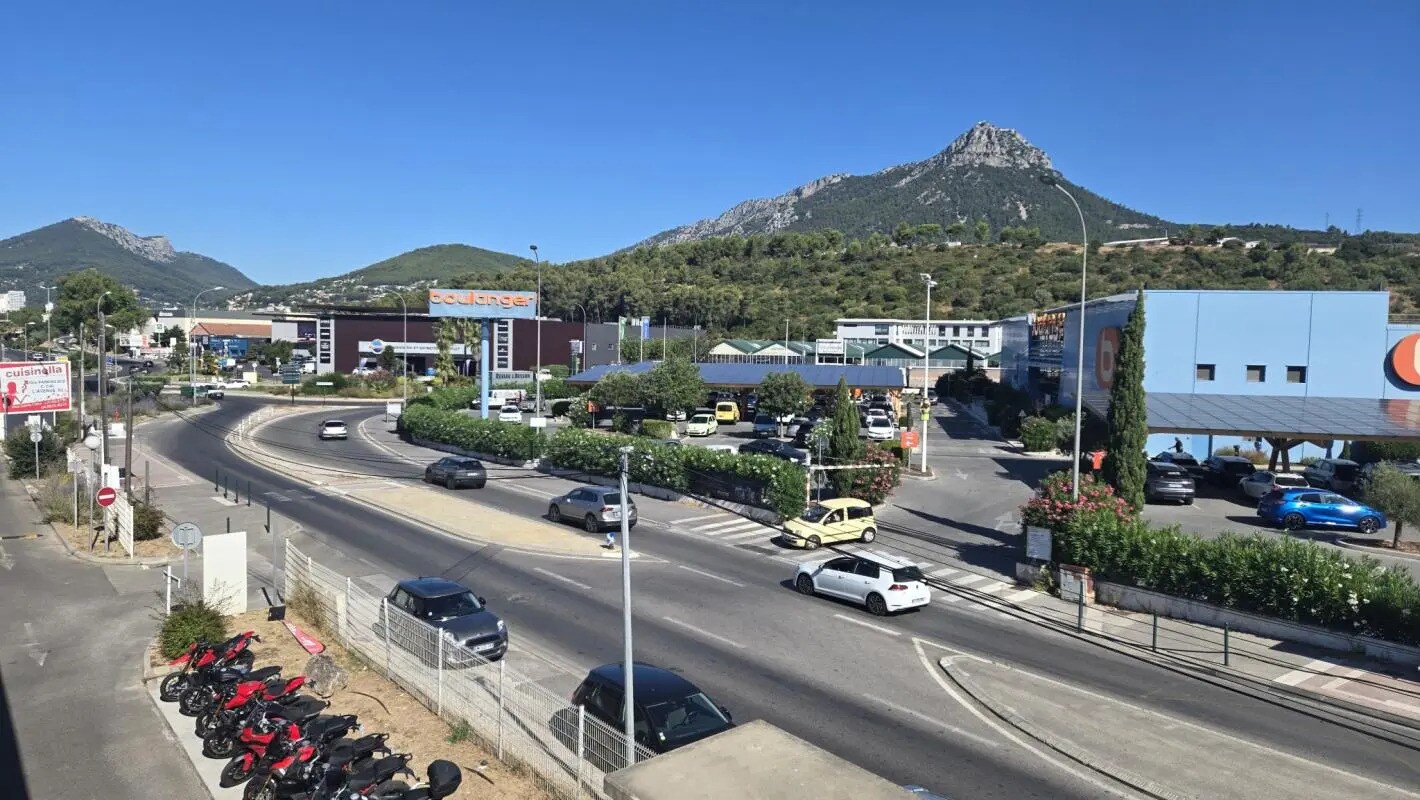 Local commercial dans La Garde à louer Aérien– Image 1 sur 6