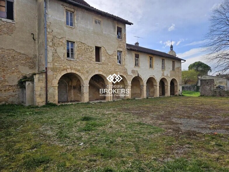 12 Rue Des Granges, Saint-Amour à vendre - Photo de l’immeuble – Image 2 sur 9