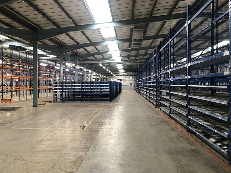 1 Cavalry Hl, Weedon à louer - Photo de l’immeuble – Image 2 sur 4